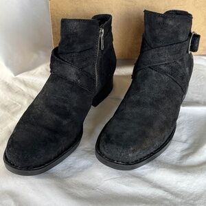 Born Trinculo Distressed Black Leather Ankle Booties W8.5